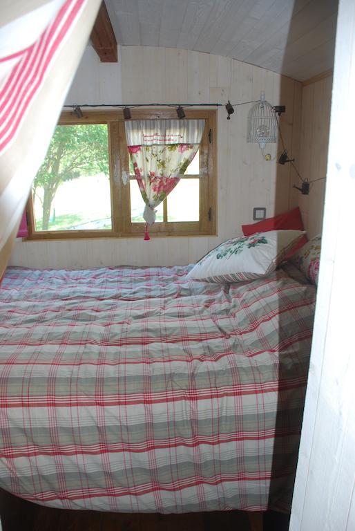 Maison D'Hotes Ainsi Soie T-Il Combovin 객실 사진