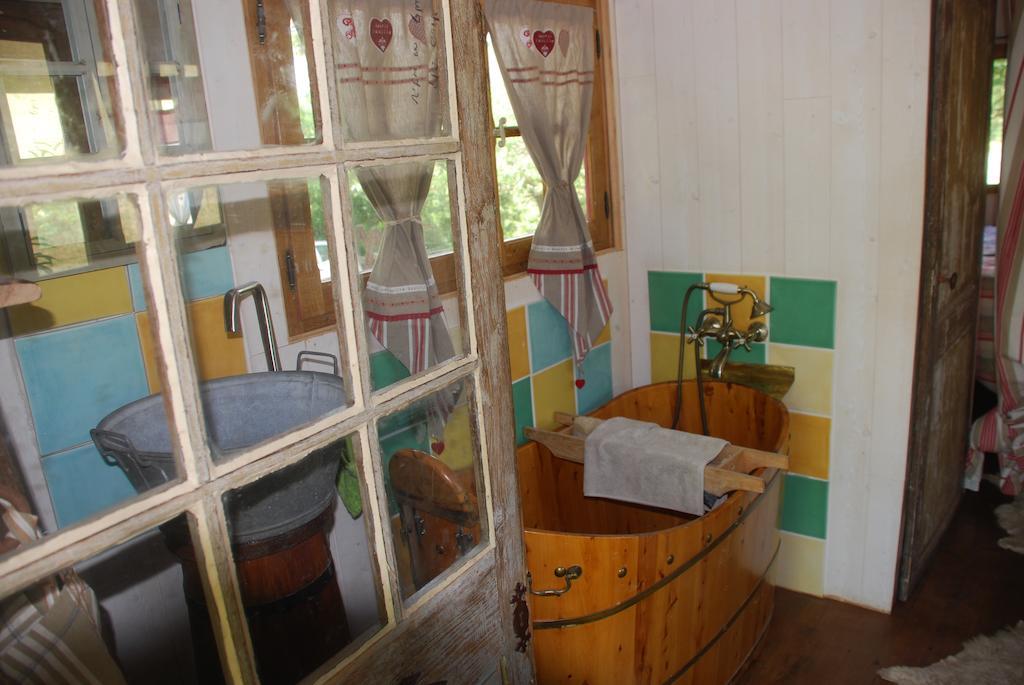 Maison D'Hotes Ainsi Soie T-Il Combovin 객실 사진