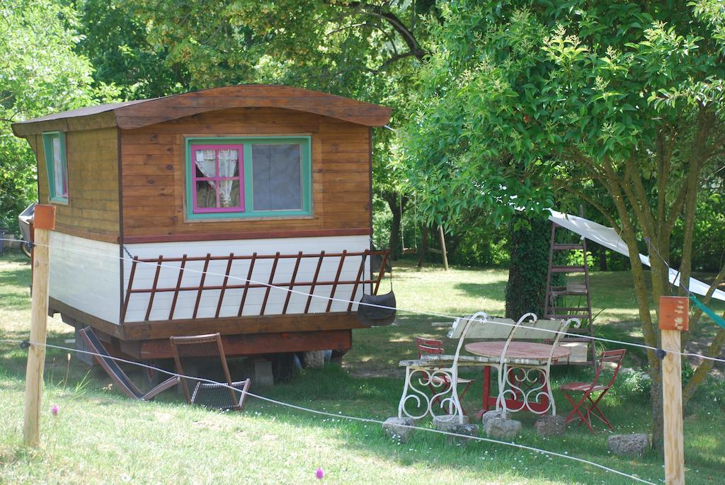 Maison D'Hotes Ainsi Soie T-Il Combovin 객실 사진
