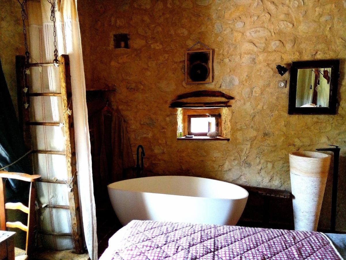 Maison D'Hotes Ainsi Soie T-Il Combovin 외부 사진